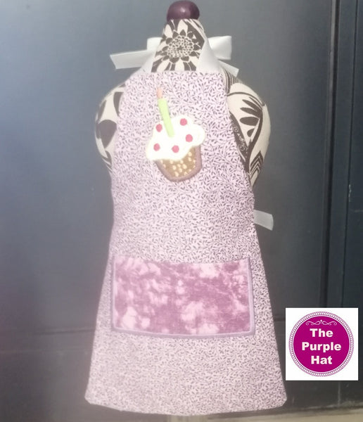 ITH Fully Reversible Apron and Double Oven Gloves for 18 inch doll 6x10