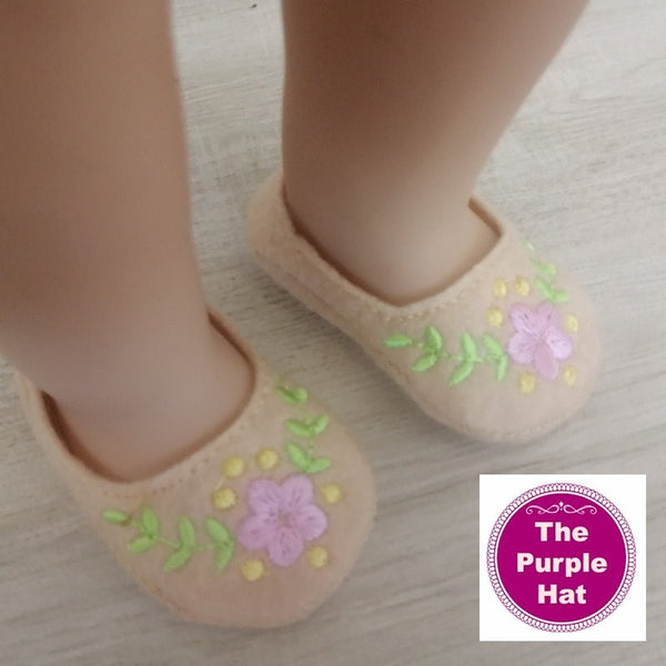 ITH Floral shoes or slippers for 18 inch doll 4x4